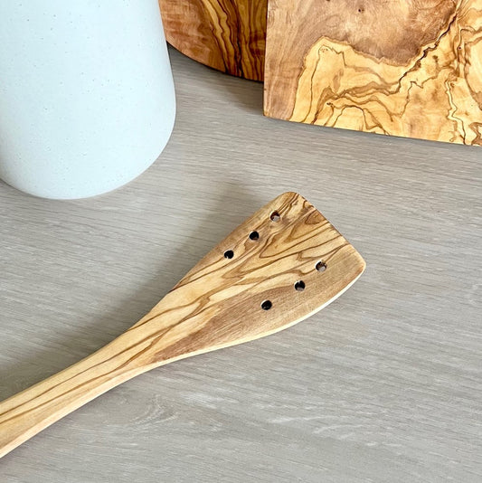 Spatule à trous - Bois d'olivier 100% naturel