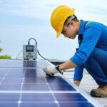 Les étapes essentielles pour installer des panneaux photovoltaïques : guide des démarches administratives