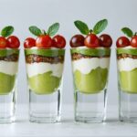 Délice Express : Verrines Gourmandes d’Avocat, Tofu Soyeux et Tomates Cerises